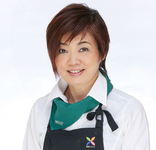 大城しま子氏
