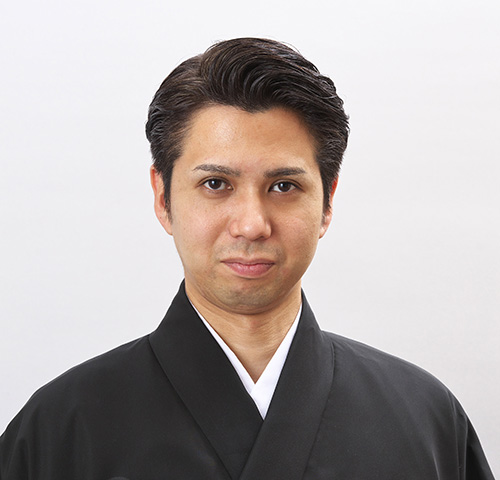 仲村 逸夫氏