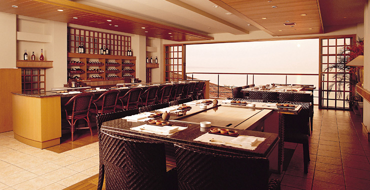 http://www.terrace.co.jp/en/busena/archives/img/restaurant_bar/pic/ryutan_03.jpg
