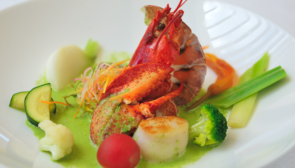 Lobster with green sauce of stem and leaves of daylily